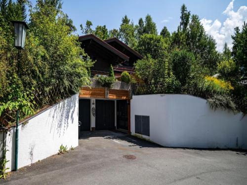 Apartment in Saalfelden near Ski Slopes