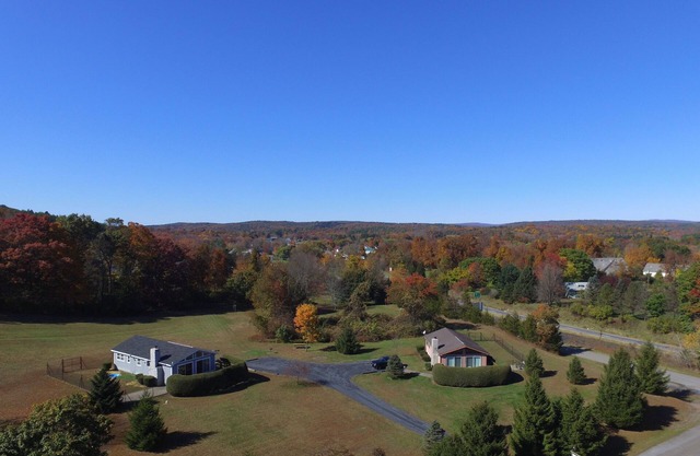 APACHE - Dog Friendly FENCED YARD Chalet