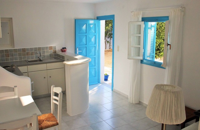 Appartement pour 2-3 personnes, avec jardin, à 50 mètres de la plage