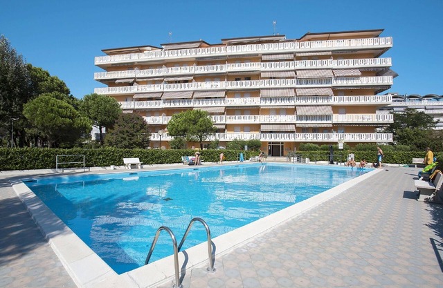 Agréable appartement avec piscine partagée