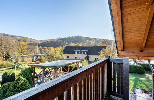 Appartement 'Blockhaus - Ferienwohnung Sunrise' avec jardin partagé, balcon et Wi-Fi