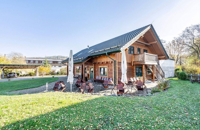Appartement 'Blockhaus - Ferienwohnung Sunset' avec jardin partagé, balcon et Wi-Fi