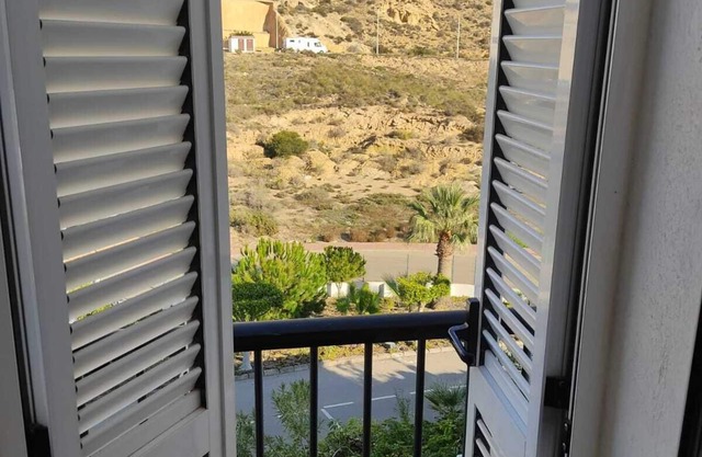 Apartment with a fantastic view of the swimming pool and the sea