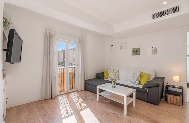 Appartement 'Piso Garaje Gratis Granada' avec balcon, Wi-Fi et climatisation