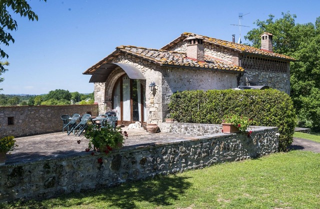 APPART.DE CHARME,CLIMATISATION,PISCINE CLOTUREE AU COEUR DU CHIANTI-FLORENCE