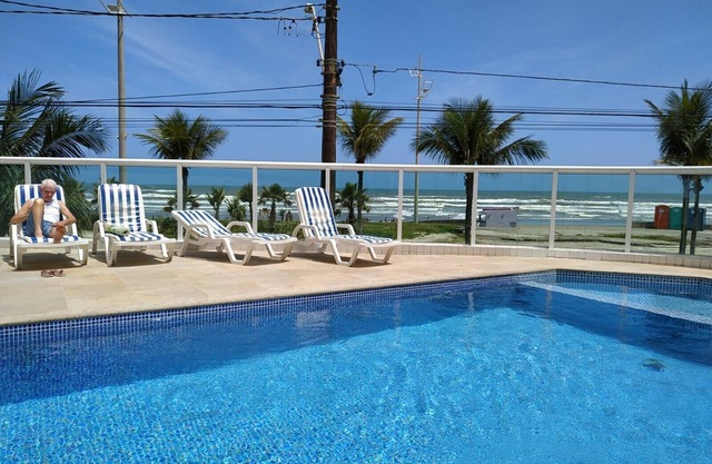 APART BORD DE L'EAU AVEC BARBECUE / PISCINE / WIFI