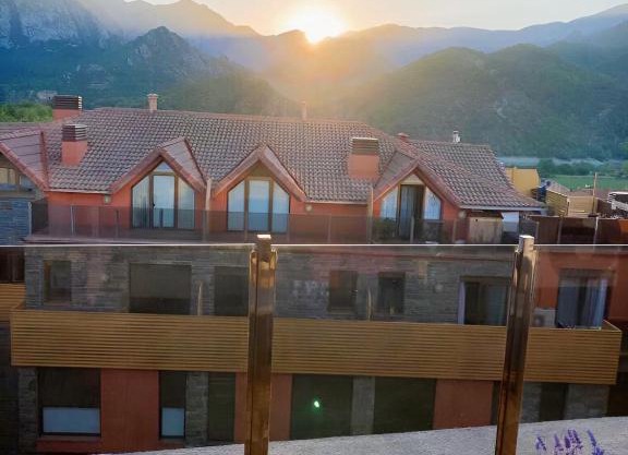 Apartament dúplex amb vistes al Pirineu català