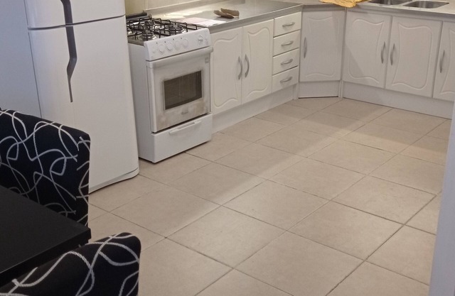 Apartamento Cómodo, con Vista a la Montaña y la Bahía
