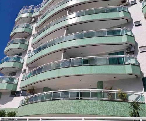 Apartamento com 2 quartos a 50m da Praia do Forte!
