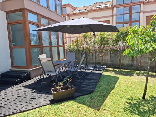 Apartamento con jardín