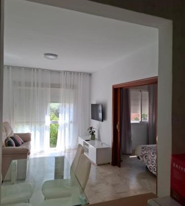 Apartamento con piscina solo en temporada