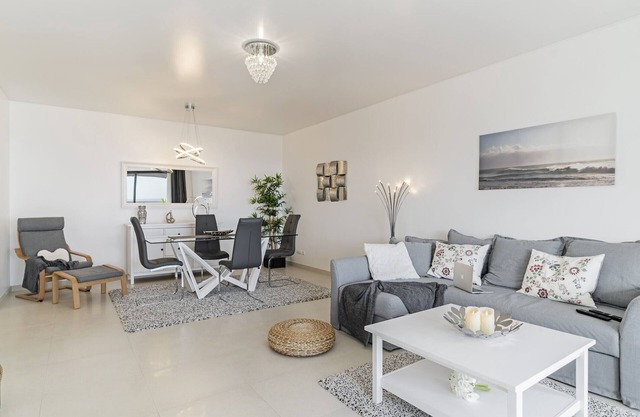 Caniço VI, appartement spacieux avec piscine et vue mer