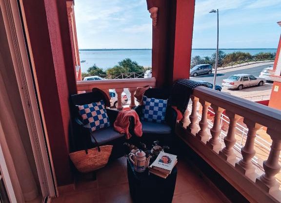 APARTAMENTO FRENTE AL MAR CON PRECIOSAS VISTAS