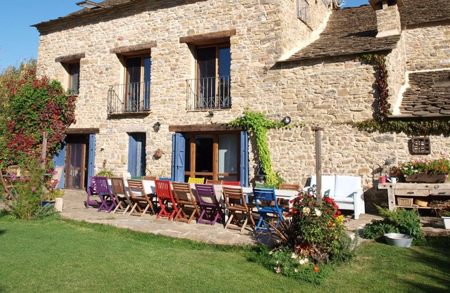 Apartamento medio, lies in a stone house completely renovated with ecological