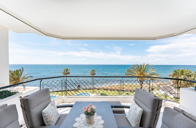 Apartamento Mi Capricho près de la plage avec vue sur la mer, piscine et Wi-Fi.