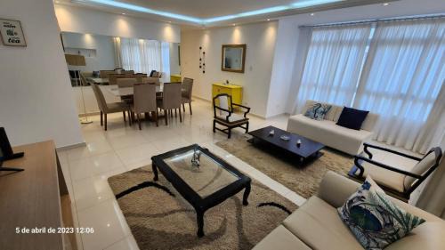 Apartamento pé na areia inteiro-4 quartos 3 cama casal ,4 camas solteiro-3 salas cozinha