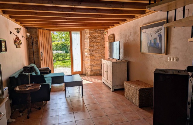 Appartement 'Apartamento P' avec piscine partagée, Wi-Fi et climatisation