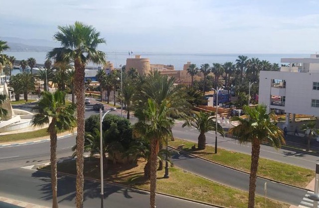 Apartamento Roquetas playa con WIFI