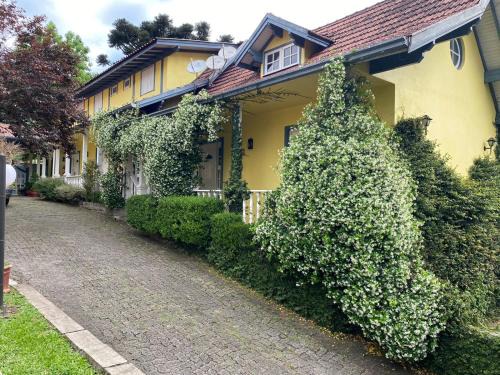 Apartamentos Sulla Collina Centro de Gramado localizado próximo da rua Coberta