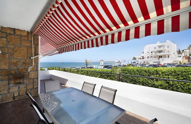 Appartement 'Primera Línea Con Vistas Al Mar' avec terrasse privée et climatisation