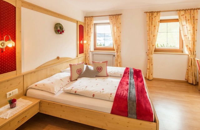 Appartement "Voppichlhof Arnika" avec vue sur les montagnes, terrasse privée et Wi-Fi