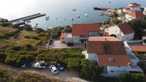 Apartmani Marijan Zavala-istok