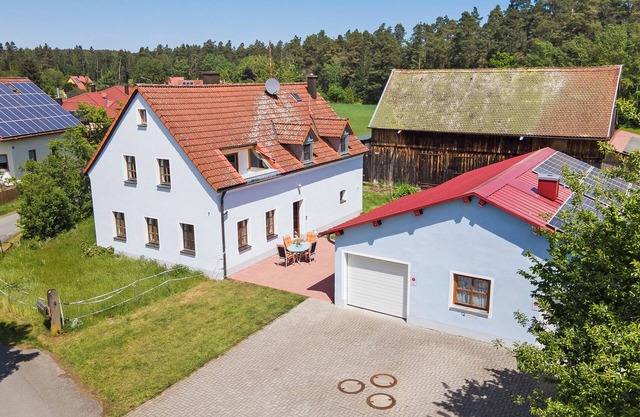 Appartement 'Ferienwohnung Weiden' avec terrasse partagée, balcon et Wi-Fi