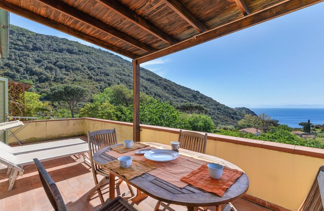 Appartement 'Cinciarella Casa Vai' avec vue sur mer, Wi-Fi et climatisation
