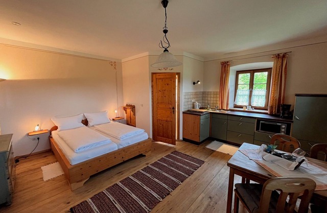 Apartment Sissi for 2 people on the upper floor, 27 sqm, 1 living room/bedroom with kitchen, shared balcony