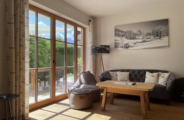 Appartement 'Ferienwohnung Max 3' avec vue sur les montagnes, terrasse privée et Wi-Fi