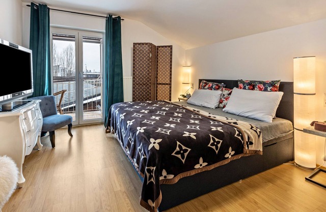 Appartement 'Radolfzell Bodensee' avec vue sur les montagnes, balcon et Wi-Fi.