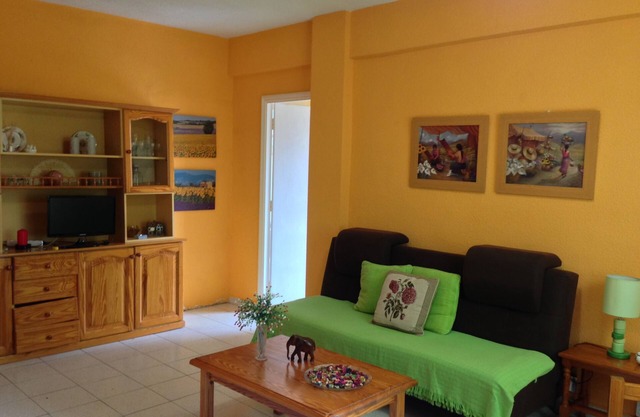 Appartement El Puente, moderne, central, lumineux situé dans la zone commerciale