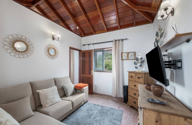 Apartment 'Balcon Garafia' with Sea View, Balcony and Wi-Fi