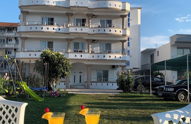 Apartmens XHENIS LUX ,near Long beach Ulcinj