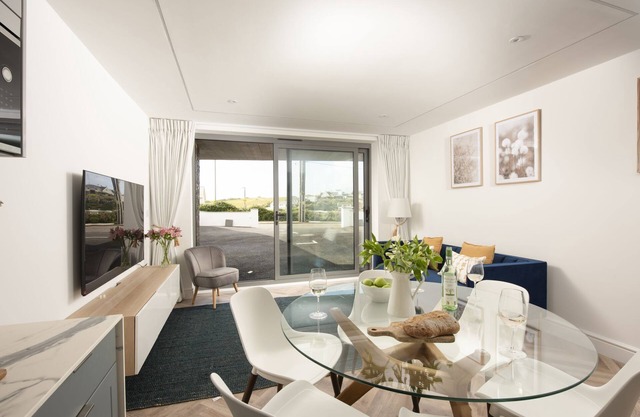 Apartment 1, Oasis Sands - an apartment that sleeps 6 guests in 3 bedrooms