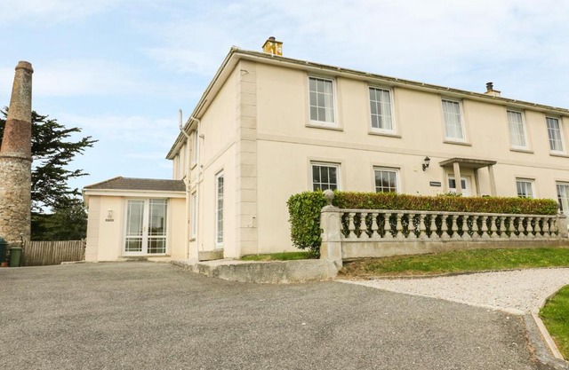Apartment 1, Trearren