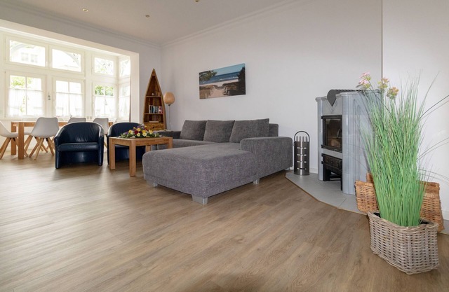 Appartement 3 pièces élégant et de qualité avec cheminée, WiFi, parking