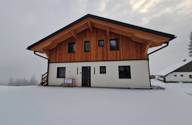 Appartement '2' avec vue sur les montagnes, jardin partagé et Wi-Fi