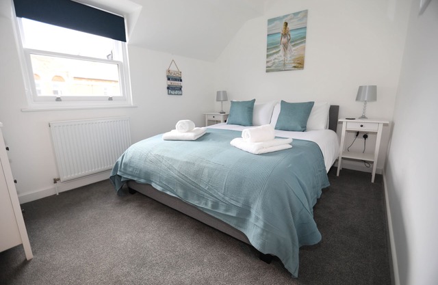 Apartment 2, The Strand, Exmouth, By RentMyHouse