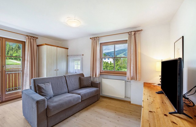 Appartement '2' avec vue sur les montagnes, jardin partagé et Wi-Fi