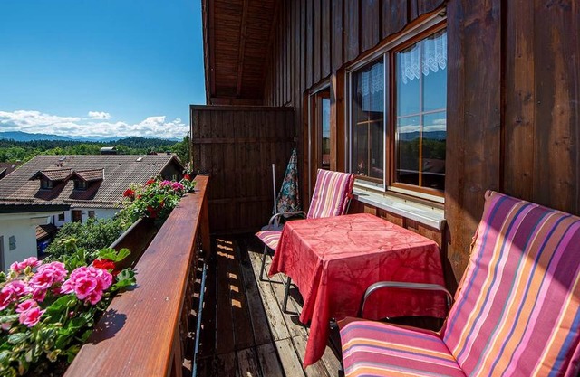 Appartement '3' avec vue sur les montagnes, jardin partagé et Wi-Fi