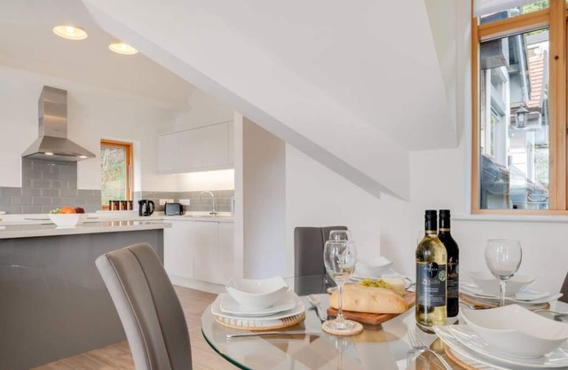 Apartment 4, The Old Stables