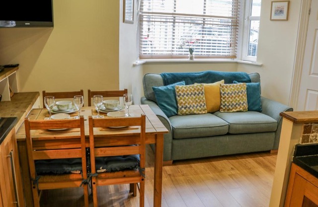 Apartment 6