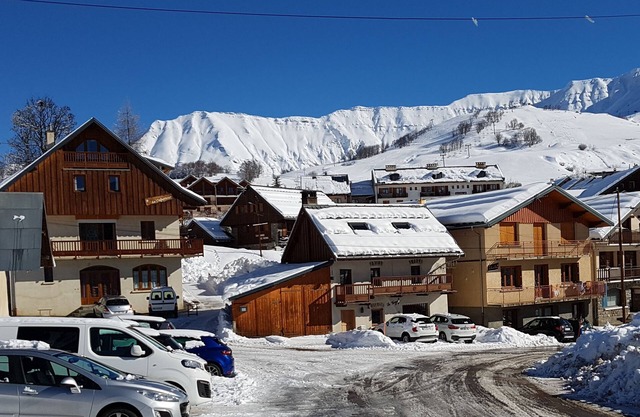 Appartement vue Aiguilles d'Arves et glacier de l'Etendard