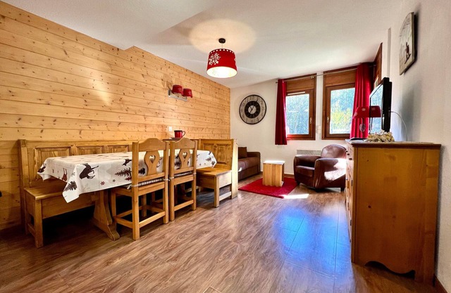 Appartement 6 pers, piscine, parking, pied des pistes, Flumet