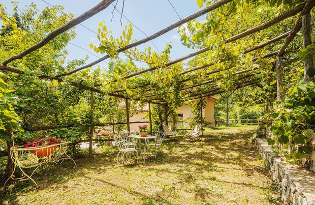 Appartement "Agriturismo Il Filo Di Paglia" avec vue sur les montagnes, jardin partagé et Wi-Fi.