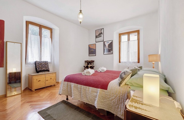 Appartement "Al Bot" avec vue sur les montagnes, balcon et Wi-Fi