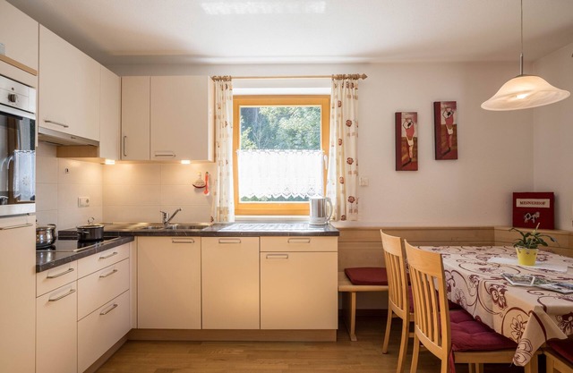 Appartement "Alpenrose - Mesnerhof" avec vue sur les montagnes, Wi-Fi, terrasse et jardin
