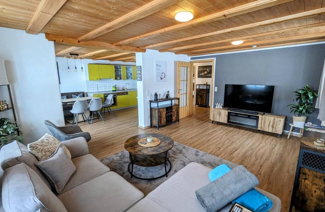 Appartement "Alpenblick Dorner" avec vue sur les montagnes, terrasse privée et Wi-Fi