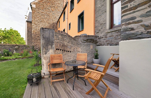 Appartement 'Alte Stadtvilla Am Weinberg 5' avec jardin partagé et Wi-Fi